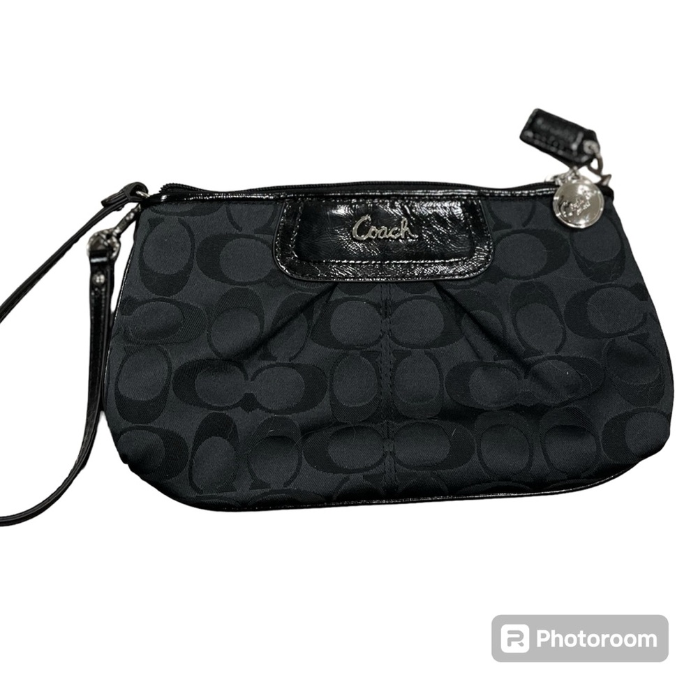 Coach Signature Wristlet New Without Tags